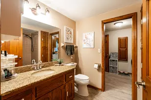 3278 S Acredale Ct, New Berlin, WI 53151 - Photo 15
