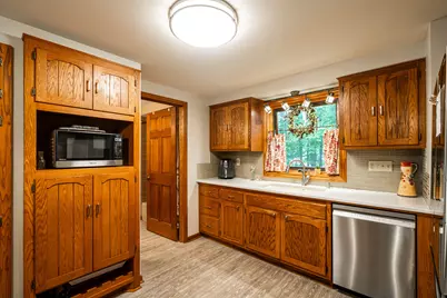 3278 S Acredale Ct, New Berlin, WI 53151 - Photo 13