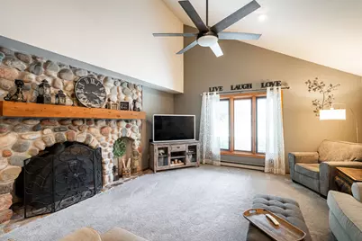 3278 S Acredale Ct, New Berlin, WI 53151 - Photo 3