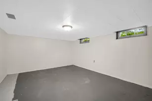 4329 S 47th St, Greenfield, WI 53220 - Photo 15