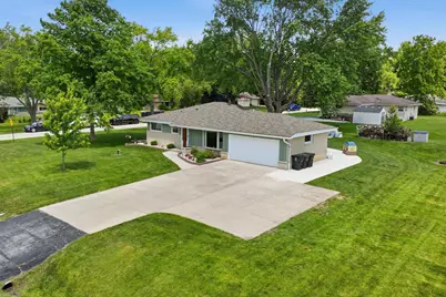 11610  Sunnybrook Rd, Franklin, WI 53132 - Photo 25