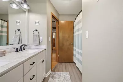 11610 W Sunnybrook Rd, Franklin, WI 53132 - Photo 17