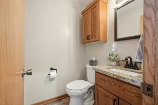 11610 W Sunnybrook Rd, Franklin, WI 53132 - Photo 19