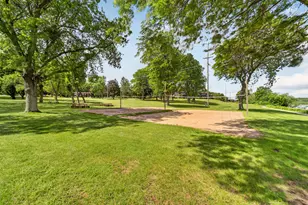 33 Lausanne Ct, Geneva, WI 53147 - Photo 23