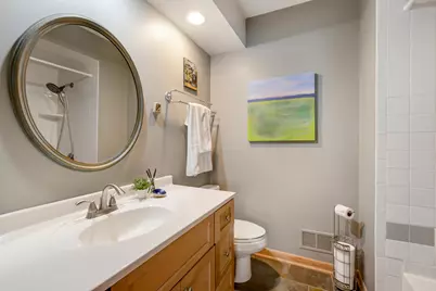 5522 N Mohawk Ave, Glendale, WI 53217 - Photo 9
