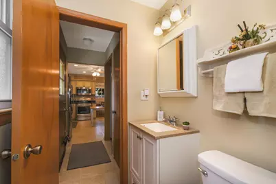 5522 N Mohawk Ave, Glendale, WI 53217 - Photo 7