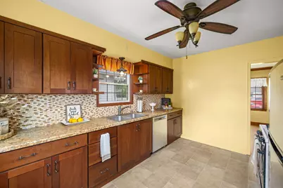 637  23rd St, La Crosse, WI 54601 - Photo 13