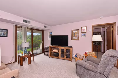 2101 W Good Hope Rd #111, Glendale, WI 53209 - Photo 5