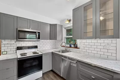 9020 W Vincent Pl, West Allis, WI 53214 - Photo 25