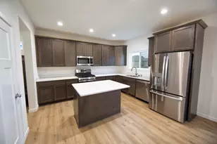 2009 Savannah Dr, Grafton, WI 53024 - Photo 5