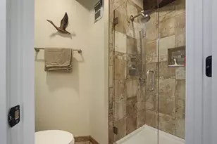 880 Windsor Dr, Fontana, WI 53125 - Photo 23