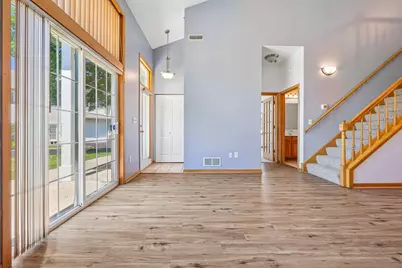 2428  Fox River Pkwy #Unit L, Waukesha, WI 53189 - Photo 5