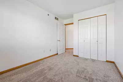 2428  Fox River Pkwy #Unit L, Waukesha, WI 53189 - Photo 27