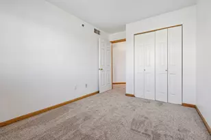 2428 Fox River Pkwy, Waukesha, WI 53189 - Photo 27