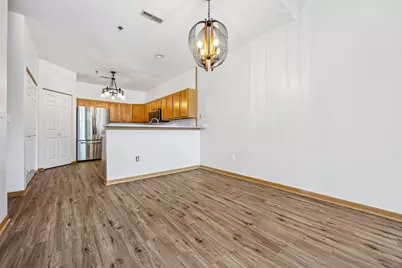 2428  Fox River Pkwy #Unit L, Waukesha, WI 53189 - Photo 7