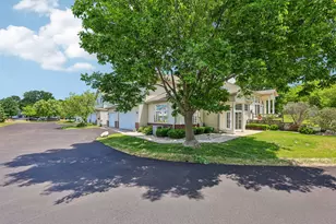 2428 Fox River Pkwy, Waukesha, WI 53189 - Photo 31