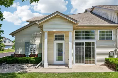 2428  Fox River Pkwy #Unit L, Waukesha, WI 53189 - Photo 1