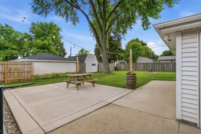 733  9th St, Grafton, WI 53024 - Photo 17
