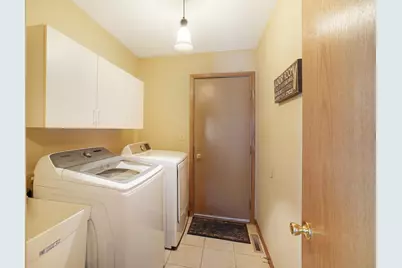 1100 E Keri Ln, Oak Creek, WI 53154 - Photo 17