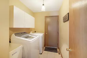 1100 E Keri Ln, Oak Creek, WI 53154 - Photo 17