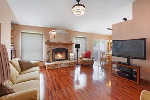1100 E Keri Ln, Oak Creek, WI 53154 - Photo 5