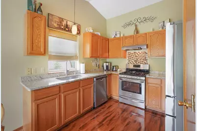 1100 E Keri Ln, Oak Creek, WI 53154 - Photo 9