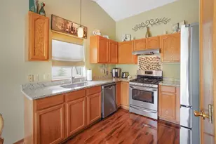 1100 E Keri Ln, Oak Creek, WI 53154 - Photo 9