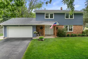 924 Marquette Rd, Hartland, WI 53029 - Photo 1