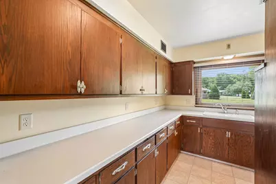 4541 S Clearwater Pl, New Berlin, WI 53151 - Photo 11