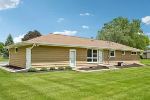 4541 S Clearwater Pl, New Berlin, WI 53151 - Photo 37