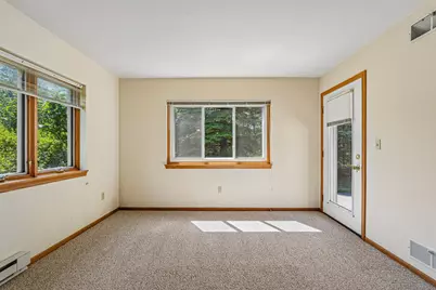 7017 W Hummingbird Ct, Milwaukee, WI 53223 - Photo 21