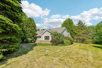 7017 W Hummingbird Ct, Milwaukee, WI 53223 - Photo 29