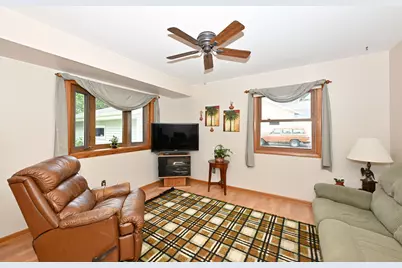 26624  Waubeesee Lake Dr, Racine, WI 53185 - Photo 7