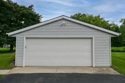 26624  Waubeesee Lake Dr, Racine, WI 53185 - Photo 25