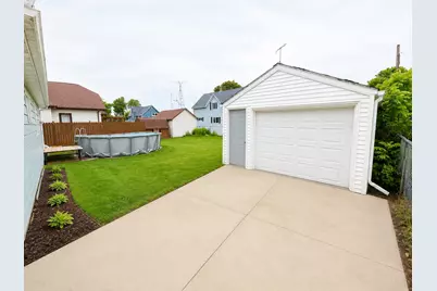 2310  Hamilton St, Manitowoc, WI 54220 - Photo 29