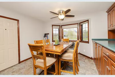 438  River Bluff Cir, Oconomowoc, WI 53066 - Photo 21