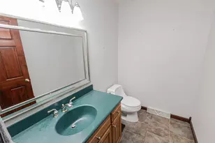 438 River Bluff Cir, Oconomowoc, WI 53066 - Photo 27