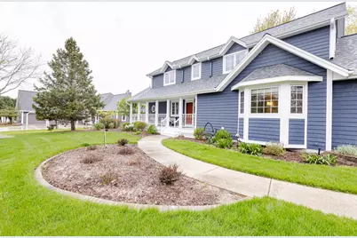 438  River Bluff Cir, Oconomowoc, WI 53066 - Photo 7