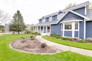 438 River Bluff Cir, Oconomowoc, WI 53066 - Photo 7