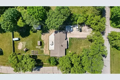 3290 S Johnson Rd, New Berlin, WI 53146 - Photo 31