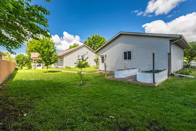 735  Daffodil St, West Salem, WI 54669 - Photo 27