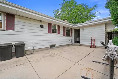 4501 W Tesch Ave, Greenfield, WI 53220 - Photo 23