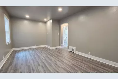 4606 N Sherman Blvd, Milwaukee, WI 53209 - Photo 9