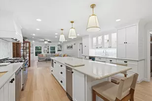 10270 N Range Line Ct, Mequon, WI 53092 - Photo 7