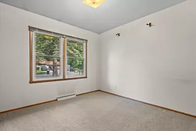 5870 S 41st St, Greenfield, WI 53221 - Photo 25