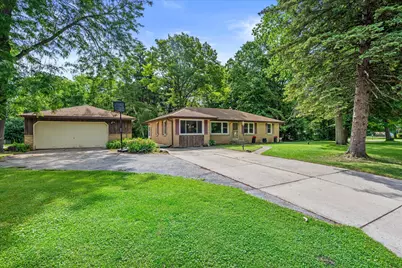 5870 S 41st St, Greenfield, WI 53221 - Photo 3