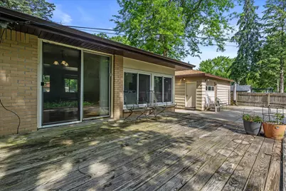 5870 S 41st St, Greenfield, WI 53221 - Photo 21