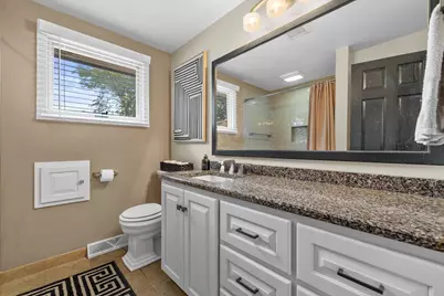 3  Shorewood Ct, Racine, WI 53402 - Photo 21