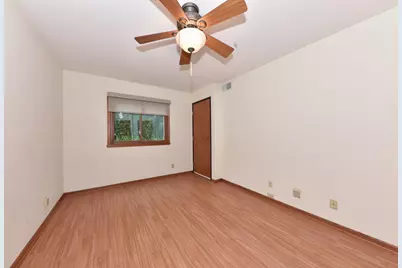 7234 N Green Bay Ave #105, Glendale, WI 53209 - Photo 17