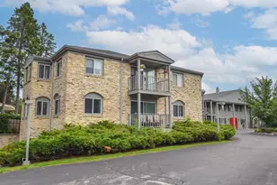 7234 N Green Bay Ave, Glendale, WI 53209 - Photo 25